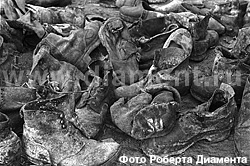 Обувь и шапки военнопленных с надписью «SU» («Советский Союз»)