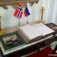 Книга отзывов была заполнена благодарными отзывами о выставке Роберта Диамента