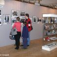 В залах фотовыставки, посвященной 50-летию первого космического полёта Ю. Гагарина