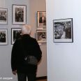 В залах фотовыставки, посвященной 50-летию первого космического полёта Ю. Гагарина