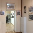 Фотографии на выставке в зале довоенного периода творчества Роберта Диамента