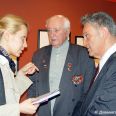 Интервью у Героя Советского Союза Георгия Паламарчука и Леонида Диамента берет центральное телевидение
